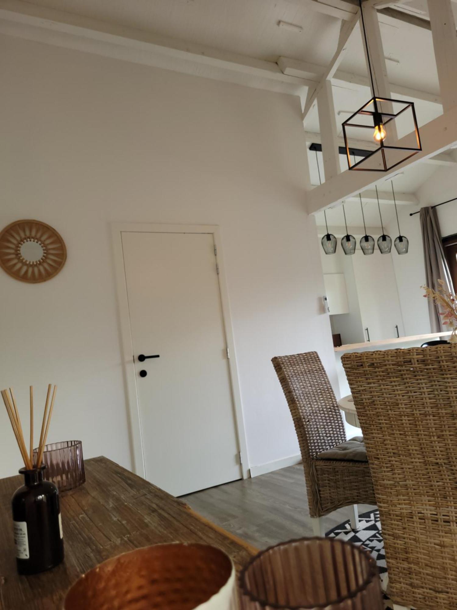 Rustig Gelegen Chalet Kapeki Met Tuin Aan Het Water Geel Esterno foto